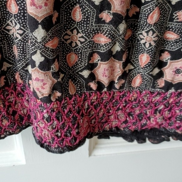 LUCKY BRAND BLACK PINK SMOCKED TOP SIZE MEDIUM BOHEMIAN COTTON - Picture 5 of 10